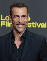 Daniel Bernhardt