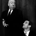 Alfred Hitchcock et François Truffaut se mettent en scéne pour l'illustration du livre d'entretien Hitchcock/Truffaut édité en 1967.
