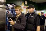 Colin et Greg Strause en plein boulot sur leur premier long métrage AVPR: Aliens vs Predator - Requiem (2007)