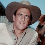 James Arness est le Marshall Matt Dillon dans la série culte Gunsmoke (1955-1975)