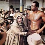 avec Rosemary Tichenor (qui vérifie la qualité de la marchandise...) dans Mandingo (1975) de Richard Fleischer