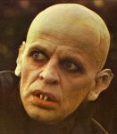 est le conte Dracula dans Nosferatu the Vampyre (1979) de Werner Herzog. Remake du cultissime Nosferatu (1922) de F. W. Murnau