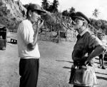 avec le réalisateur David Lean sur le tournage de The Bridge on the River Kwai (1957)