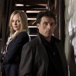 avec Rufus Sewell, photo promotionnelle de la série Eleventh Hour (2008)