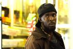 incarne Omar, l'un des personnages récurent de la série culte HBO The Wire (2002-2008) 60 épisodes sur 5 saisons