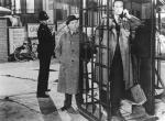 cameo pour Rebecca (1940) son premier film aux USA  avec Laurence Olivier et Billy Bevan (policier)