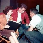 James Dean aux cotés de Natalie Wood et Nicholas Ray sur le tournage de Rebel Without A Cause (1955)  