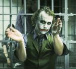 est The Jocker dans The Dark Knight (2008) de Christopher Nolan