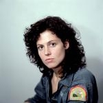 En acceptant le role d'Ellen Ripley, Sigourney Weaver devient une icone de la science fiction dans Alien (1979) de Ridley Scott