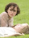 avec Keira Knightley dans Atonement (2007) de Joe Wright