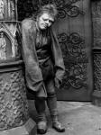 est Quasimodo dans The Hunchback of Notre Dame (1982) de Michael Tuchner, un des épisode de la série d'anthologie Hallmark Hall of Fame qui dure depuis 1951