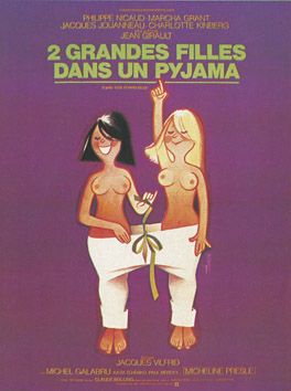DEUX GRANDES FILLES DANS UN PYJAMA