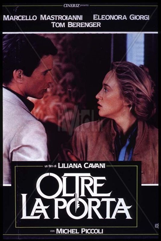 OLTRE LA PORTA